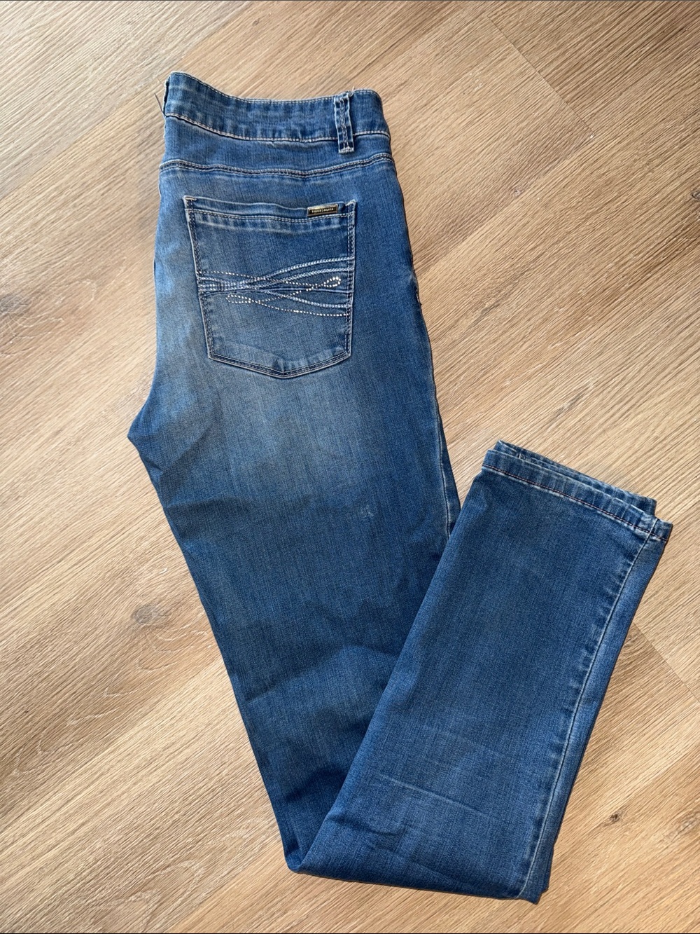 WHITE HOUSE BLACK MARKET y2k Rhinestone Gem Decor Slim Leg Denim Skinny Jeans